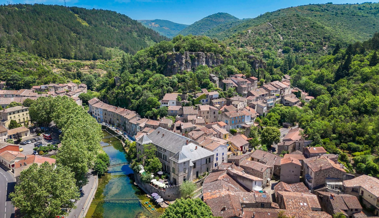 Vue aérienne de Lunas-les-Châteaux en Grand Orb